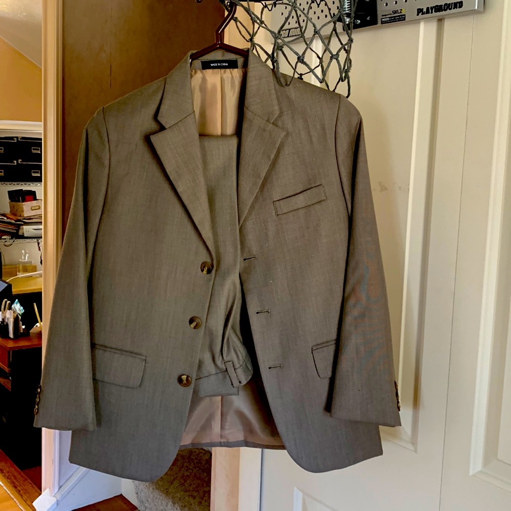 Claiborne boys size 12 suit. Taupe.